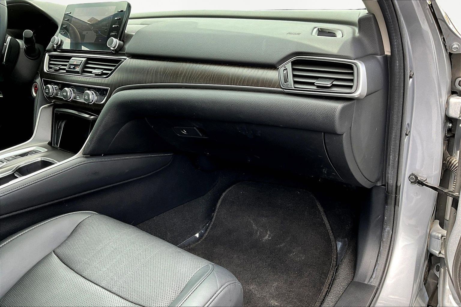 Used 2021 Honda Accord Touring image 31