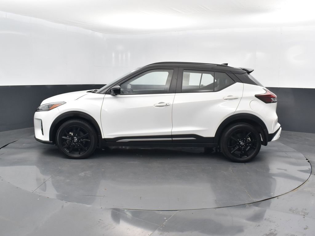 Used 2023 Nissan Kicks SR w/ SR Premium Package image 9