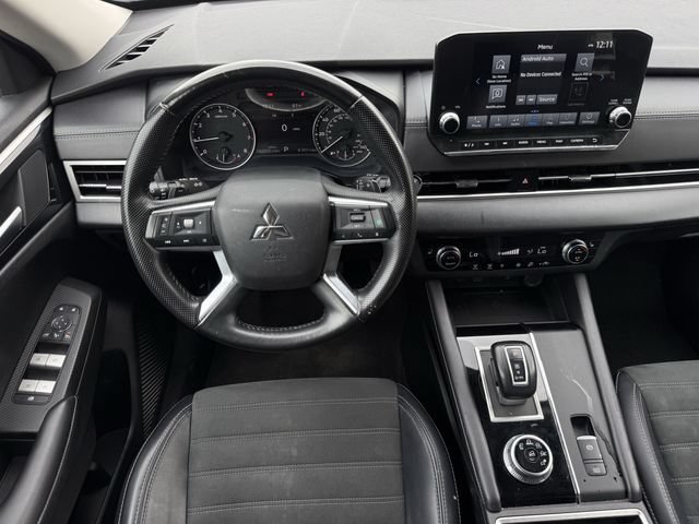Used 2024 Mitsubishi Outlander SE FWD image 12