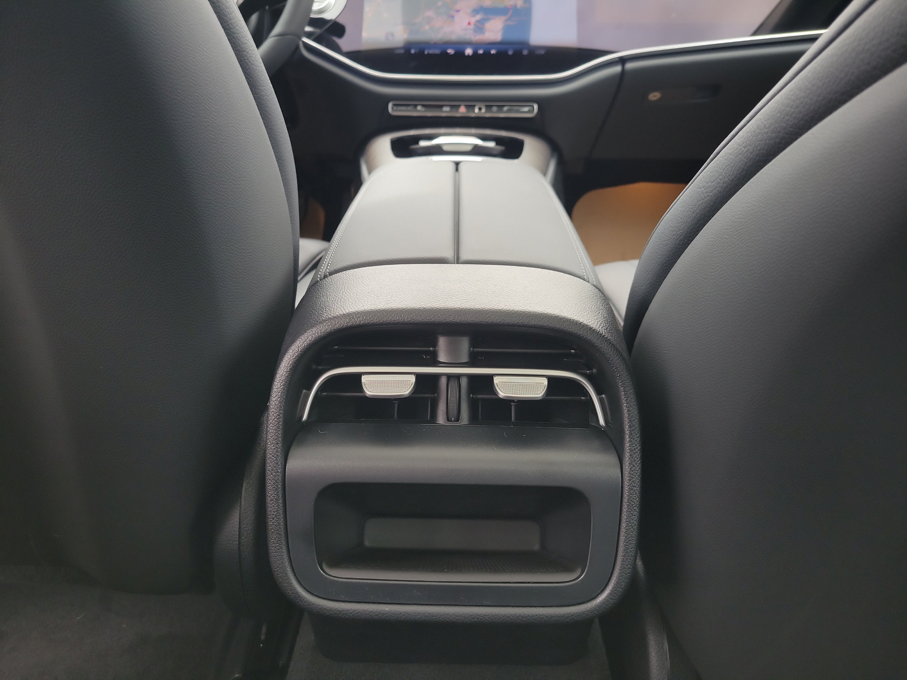 New 2027 Mercedes-Benz E 450 4MATIC Sedan image 10