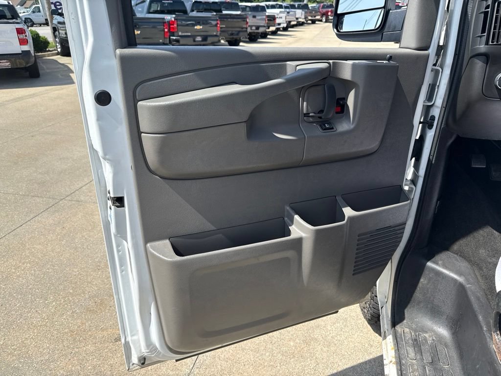 Used 2015 Chevrolet Express 3500 LT w/ LT Preferred Equipment Group RWD image 21