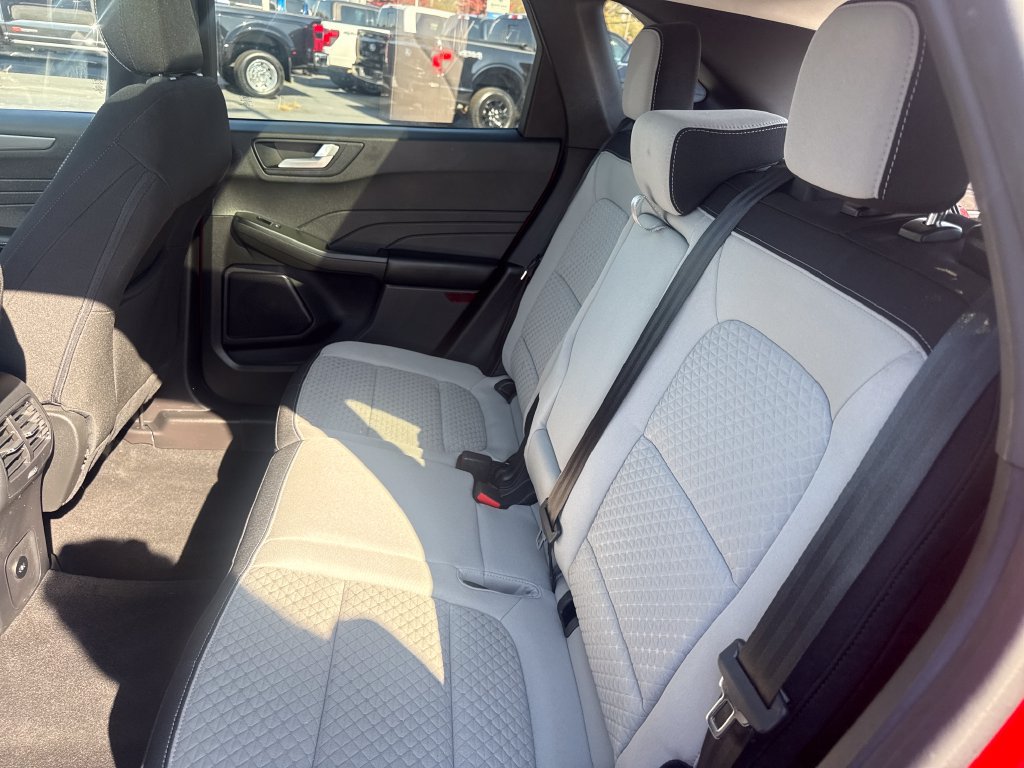 Used 2023 Ford Escape Active w/ Tech Pack #2 AWD/4WD image 16
