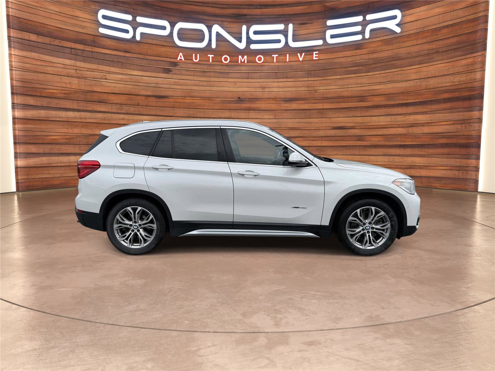 Used 2016 BMW X1 xDrive28i image 7