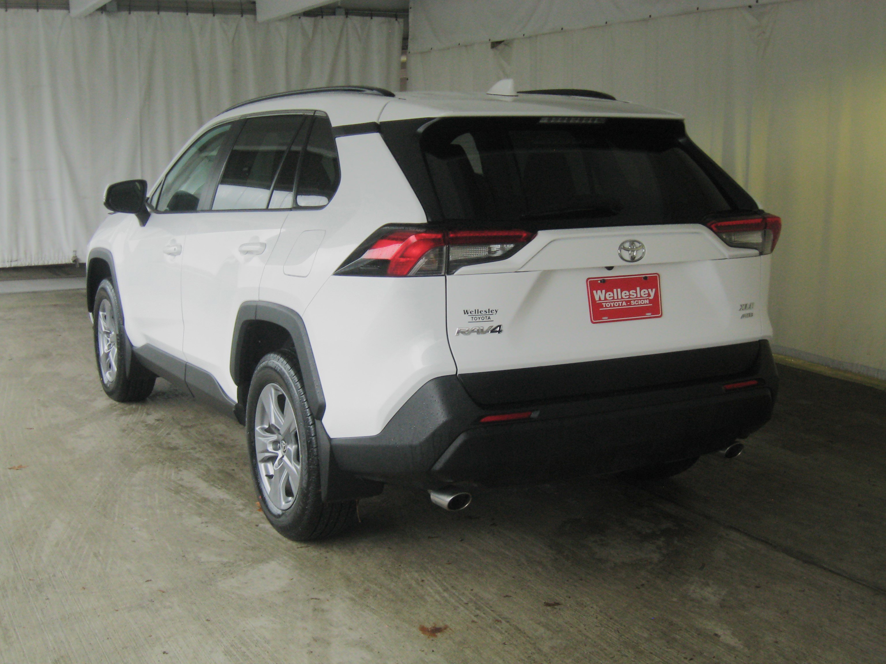 Used 2022 Toyota RAV4 XLE image 26