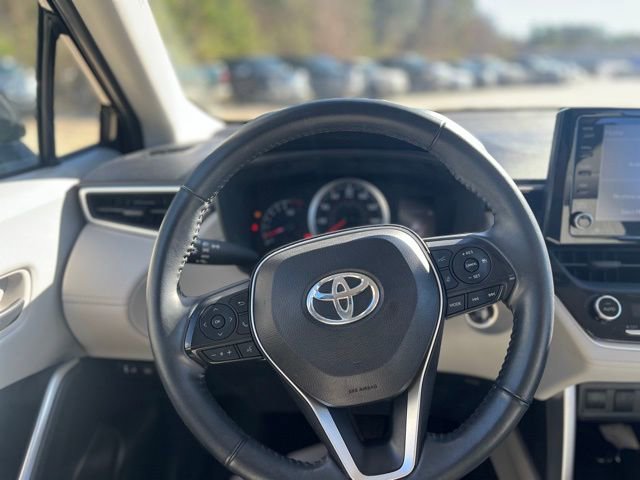 Used 2022 Toyota Corolla Cross LE image 16