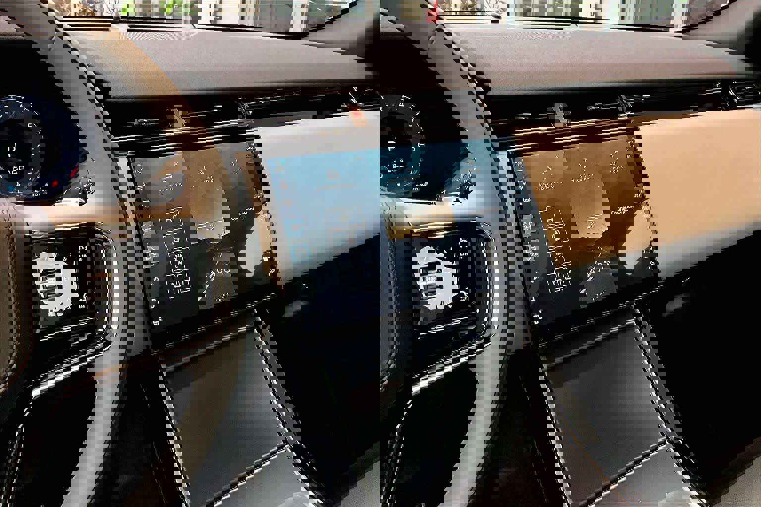 Used 2024 Land Rover Range Rover Velar Dynamic SE image 7