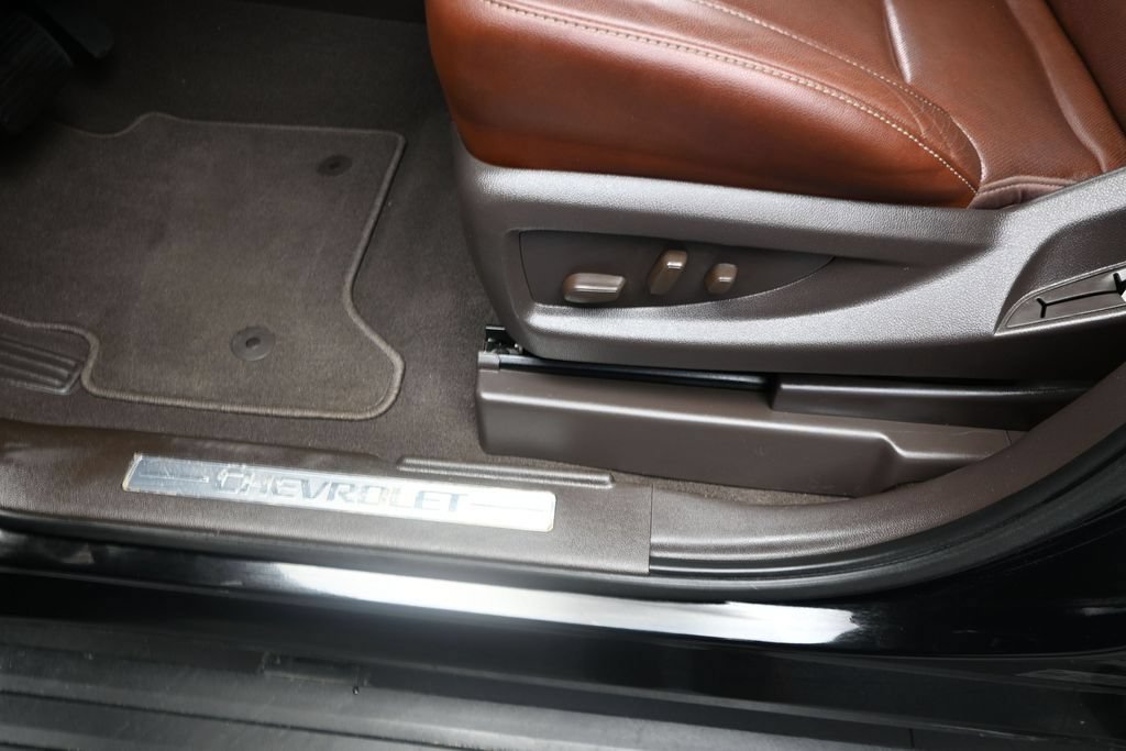 Used 2020 Chevrolet Suburban Premier AWD/4WD image 15