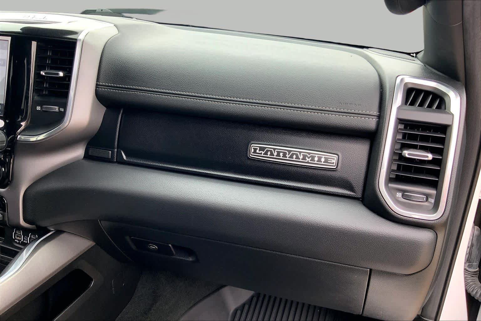 Used 2022 RAM 1500 Laramie AWD/4WD image 18