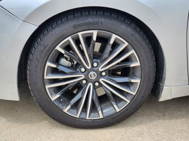 Used 2017 Nissan Maxima Platinum w/ Medallion Package FWD image 10