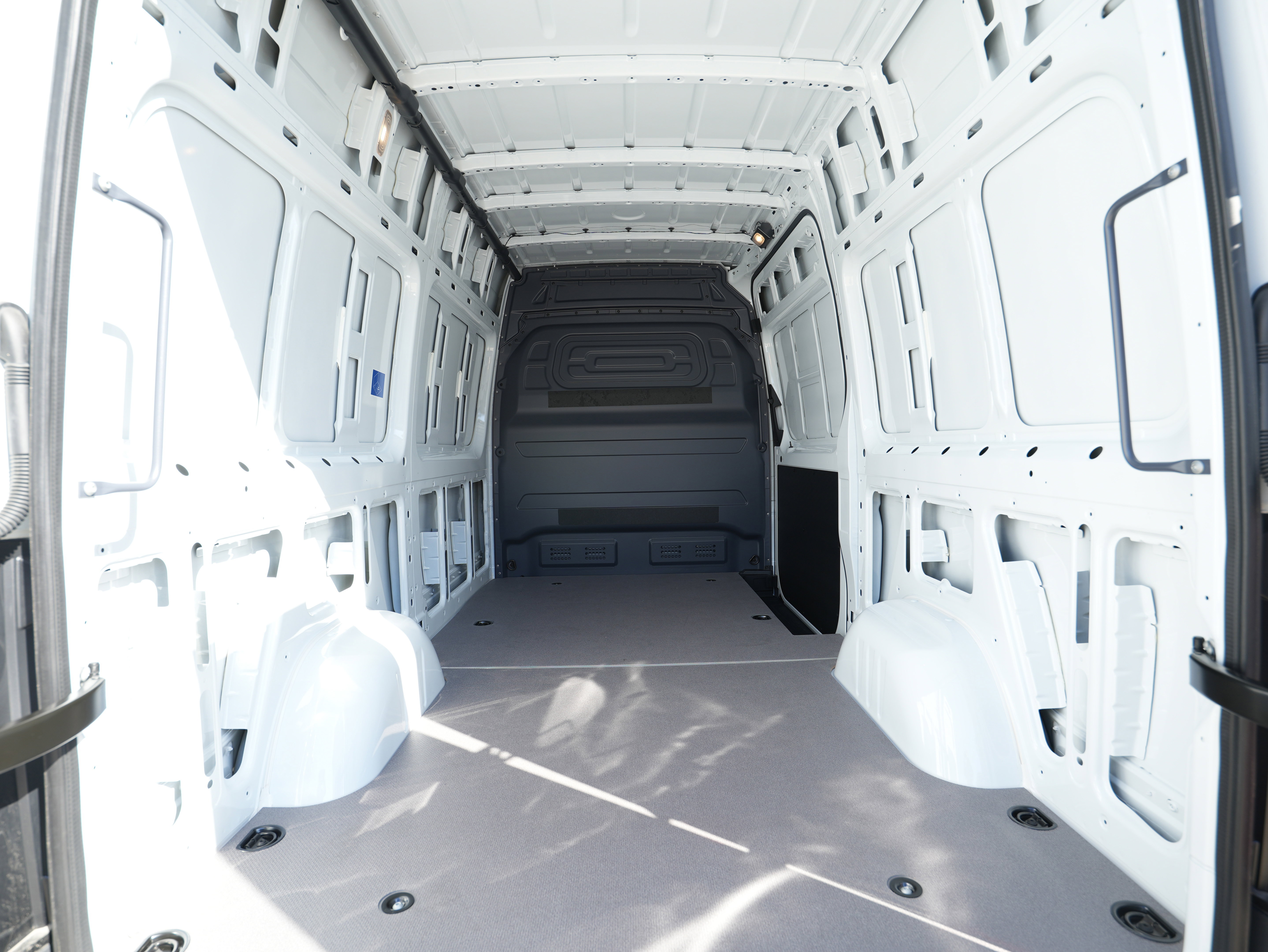 New 2025 Mercedes-Benz Sprinter 2500 image 17