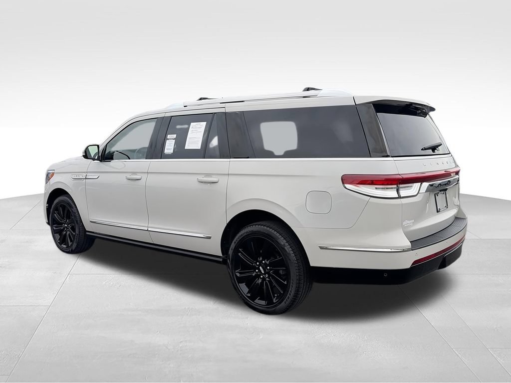 Used 2024 Lincoln Navigator L Reserve w/ Monochromatic Package AWD/4WD image 6