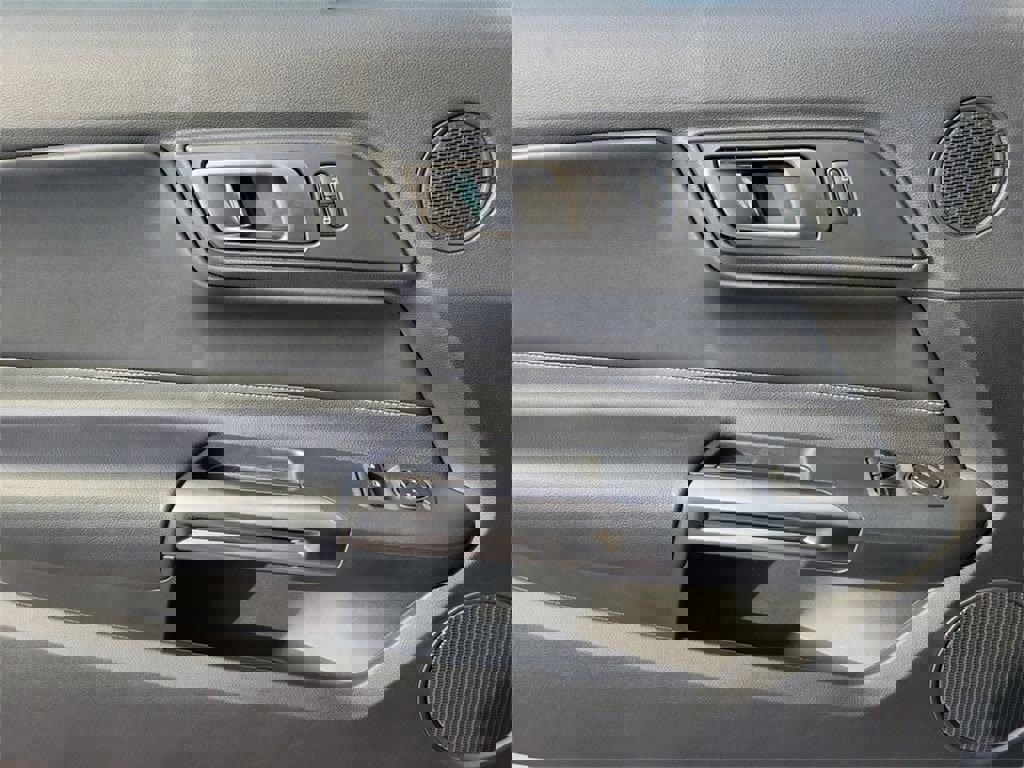 Used 2021 Ford Mustang Shelby GT500 w/ Technology Package image 14