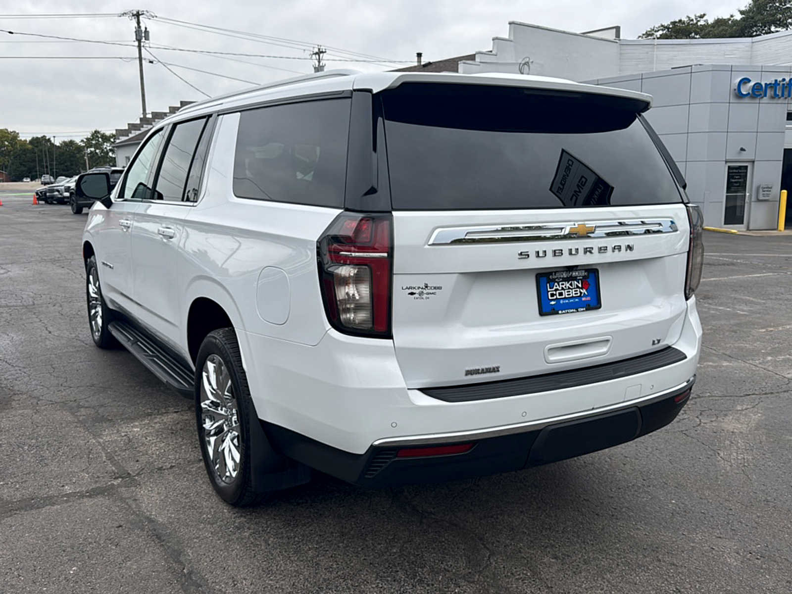 Used 2022 Chevrolet Suburban LT w/ Luxury Package AWD/4WD image 5