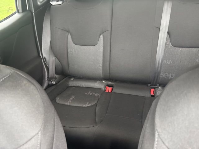 Used 2017 Jeep Renegade Latitude image 26