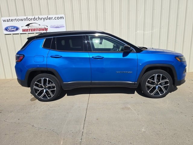 New 2025 Jeep Compass Limited image 1