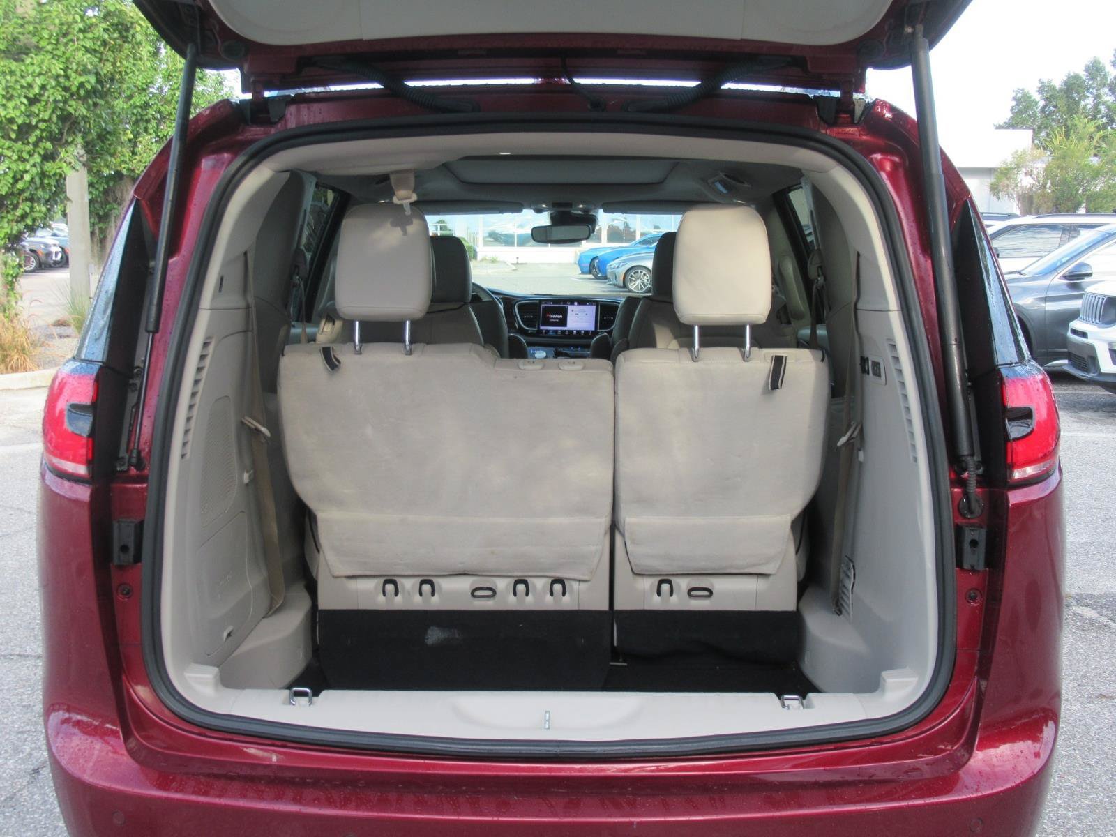 Used 2021 Chrysler Pacifica Limited w/ Premium & Safety Sphere Group AWD/4WD image 39