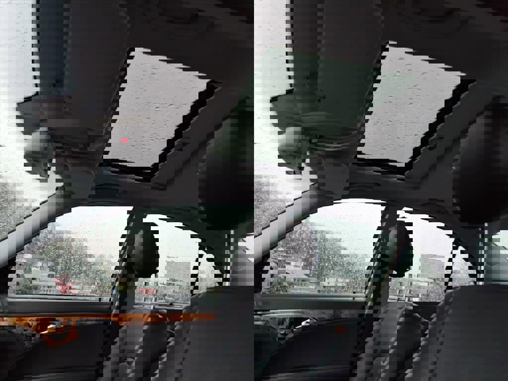 Used 2005 Mercedes-Benz E 320 4MATIC Sedan image 14