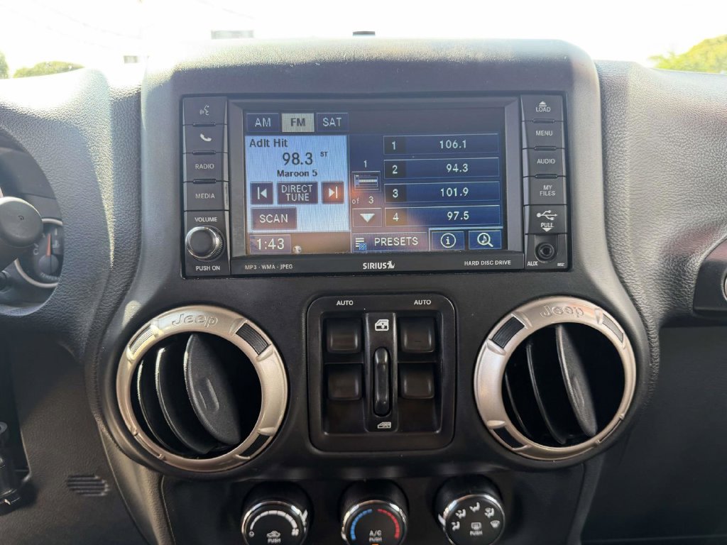 Certified 2016 Jeep Wrangler Unlimited Sahara AWD/4WD image 30