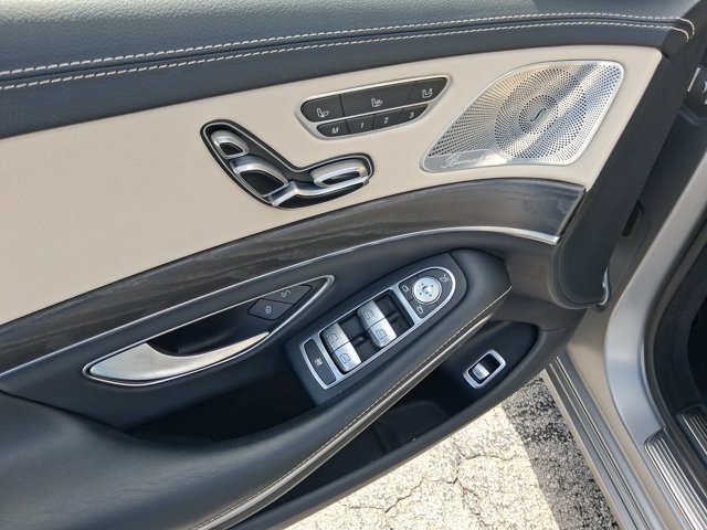 Used 2018 Mercedes-Benz S 560 Sedan image 15