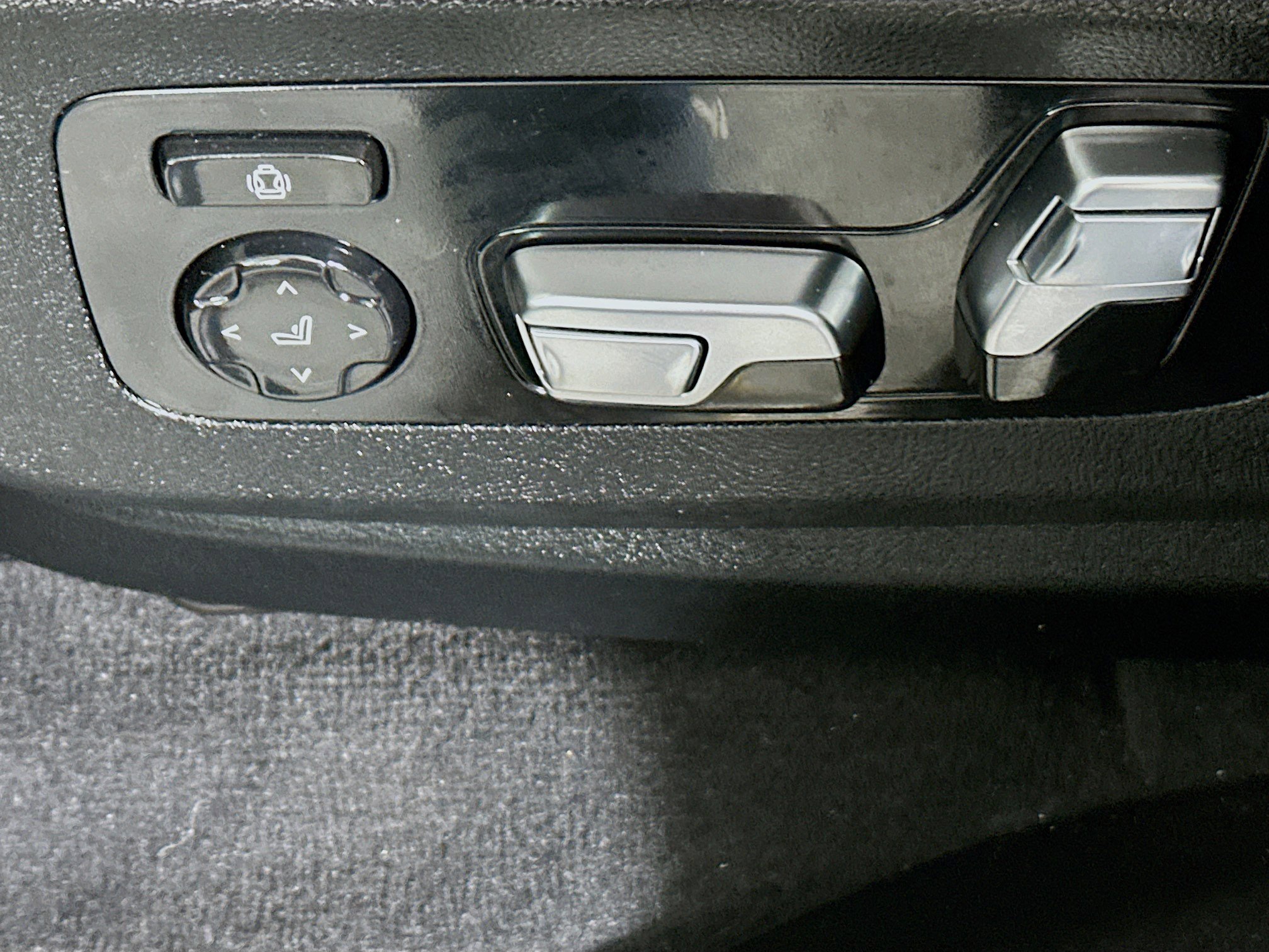 Used 2025 BMW X5 sDrive40i image 13