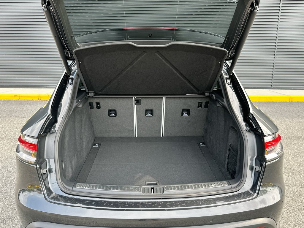 New 2026 Porsche Macan AWD/4WD image 30