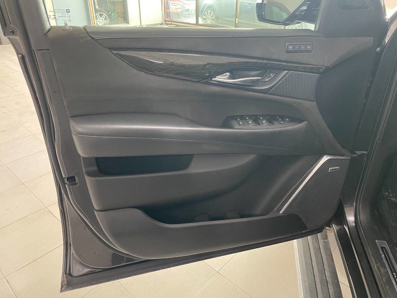 Used 2018 Cadillac Escalade ESV Platinum image 15