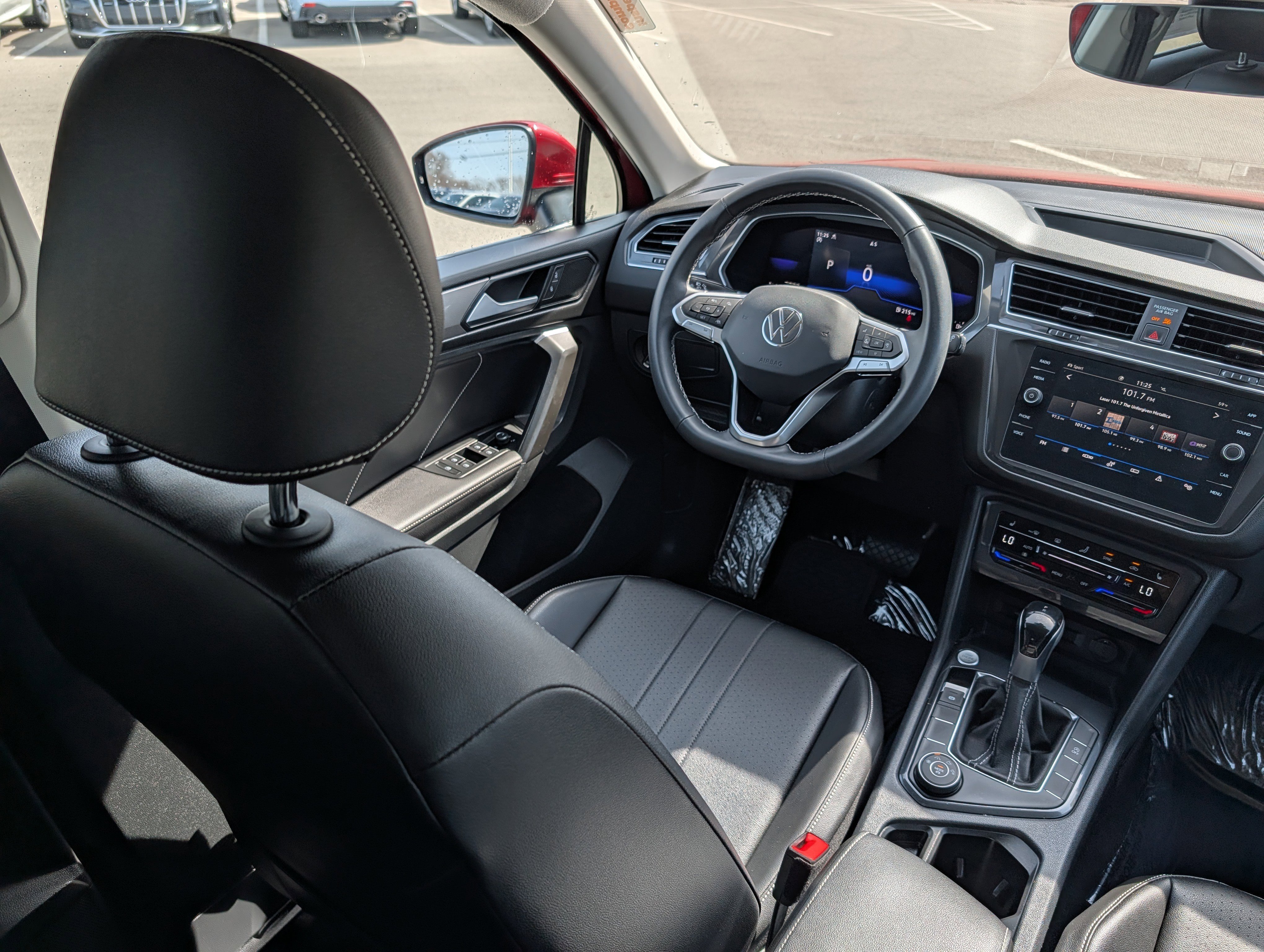 Certified 2022 Volkswagen Tiguan SE AWD/4WD image 9