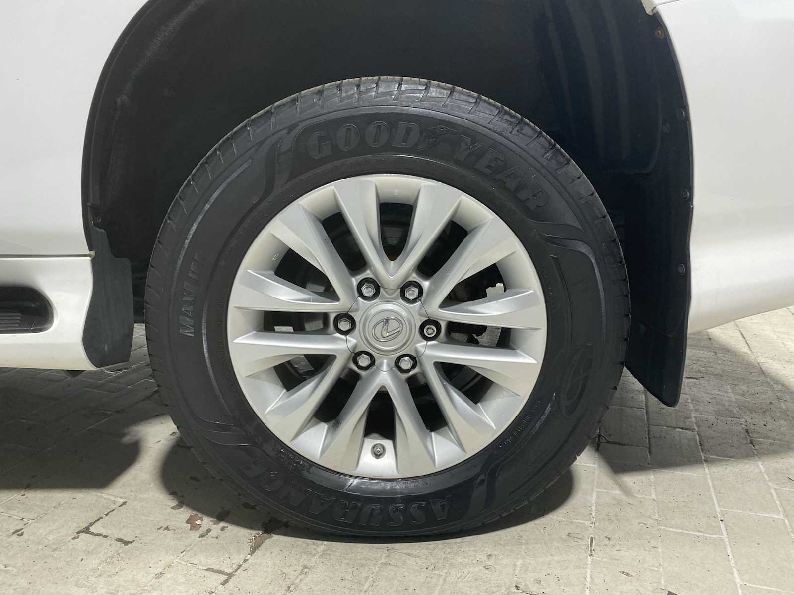 Used 2017 Lexus GX 460 Premium w/ Premium Package AWD/4WD image 8