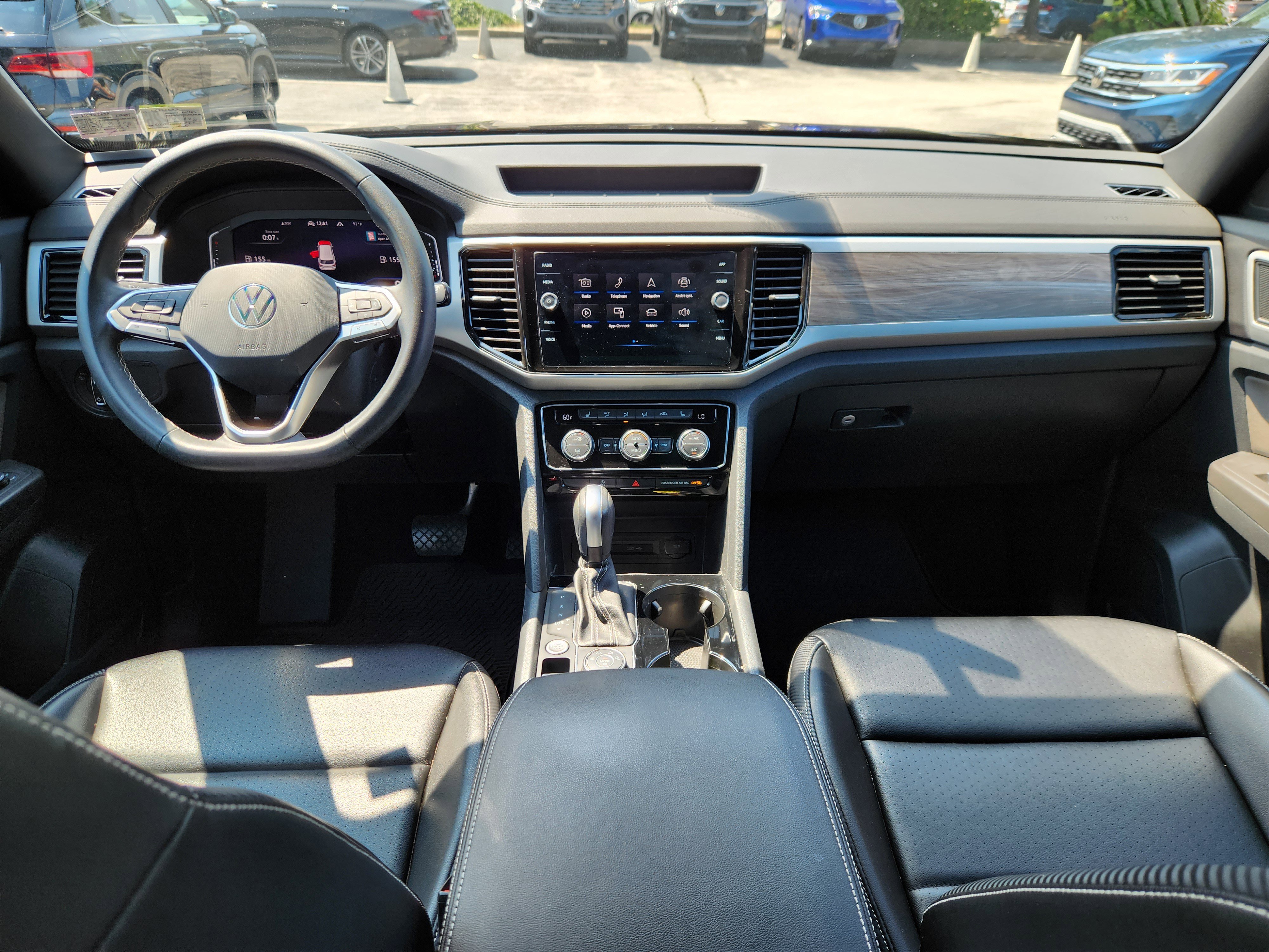 Used 2022 Volkswagen Atlas Cross Sport SE image 8