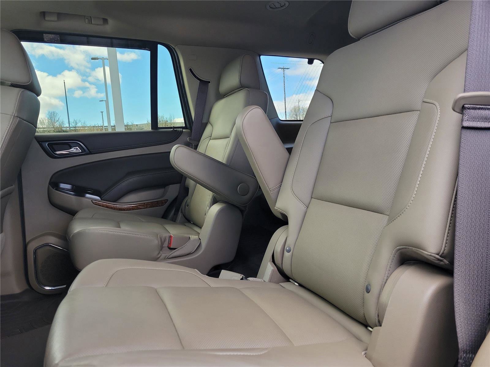 Used 2019 Chevrolet Tahoe Premier AWD/4WD image 13