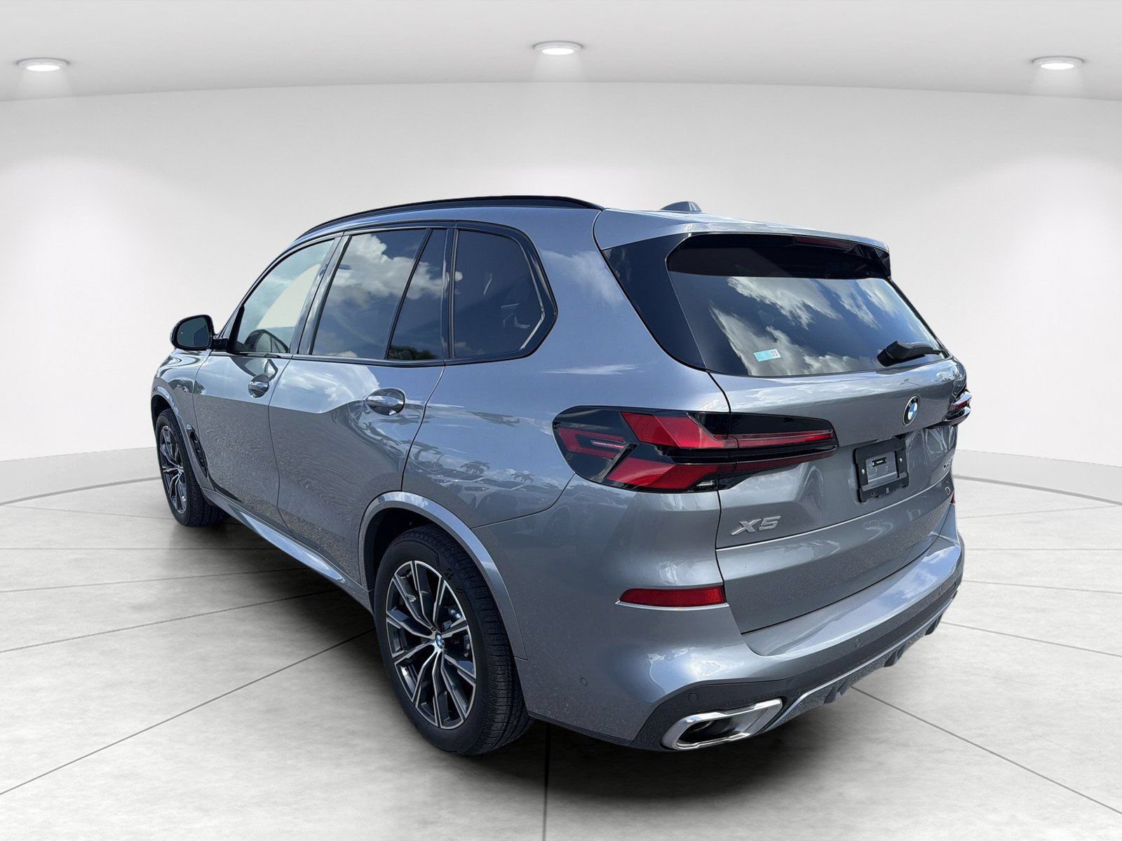 Certified 2025 BMW X5 xDrive40i AWD/4WD image 6