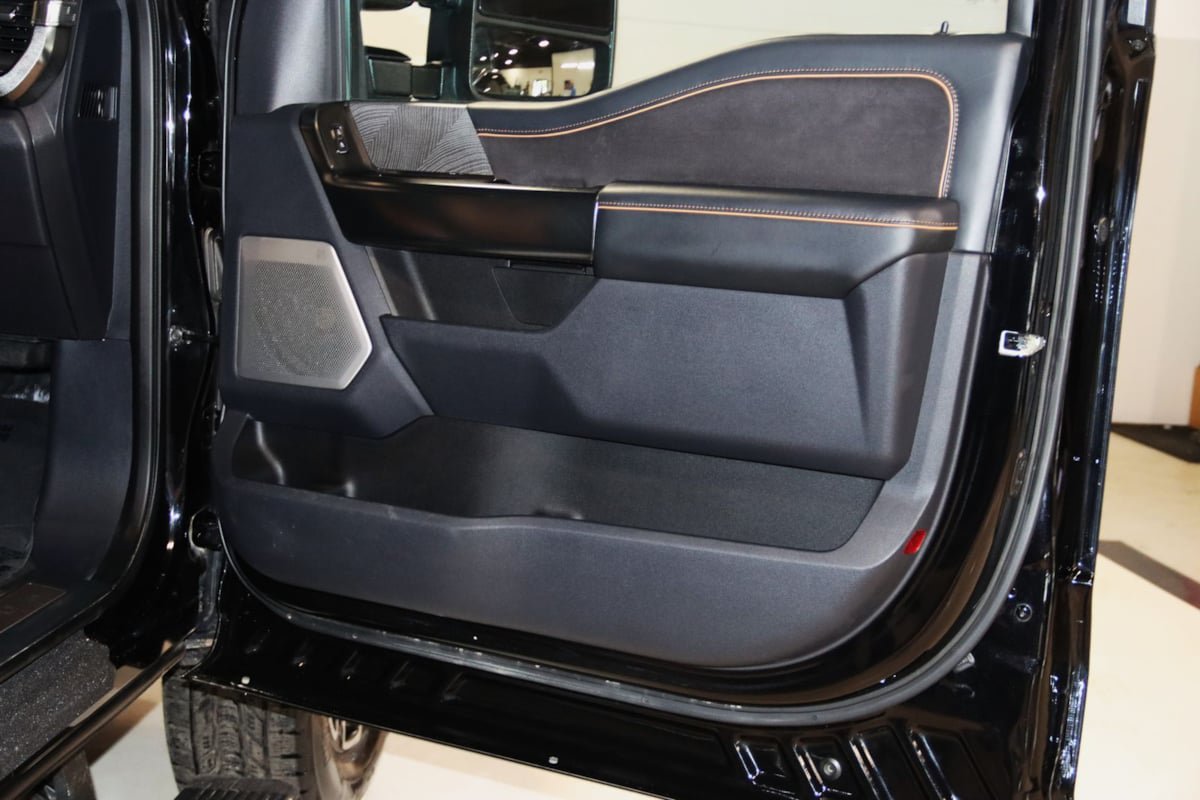 Used 2023 Ford F250 Platinum w/ FX4 Off-Road Package AWD/4WD image 67