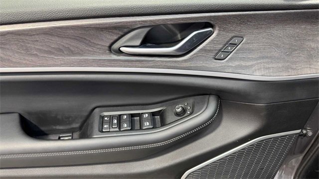 Used 2021 Jeep Grand Cherokee L Limited w/ Trailer Tow Group (B) image 13