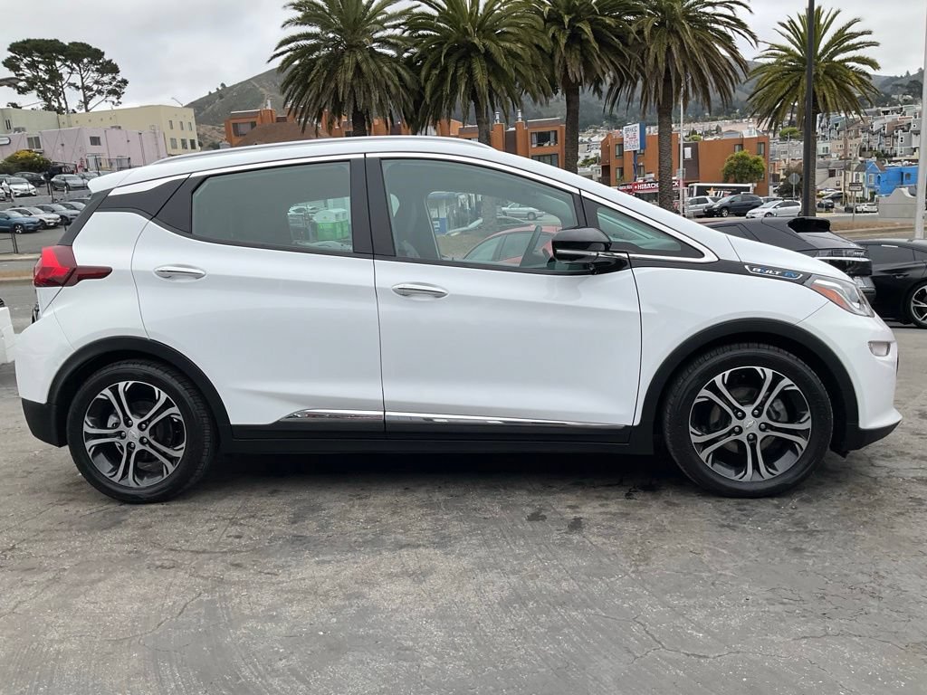 Used 2017 Chevrolet Bolt Premier FWD image 3