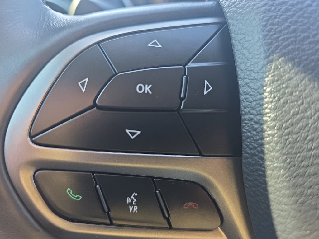 Used 2019 Jeep Cherokee Limited AWD/4WD image 33