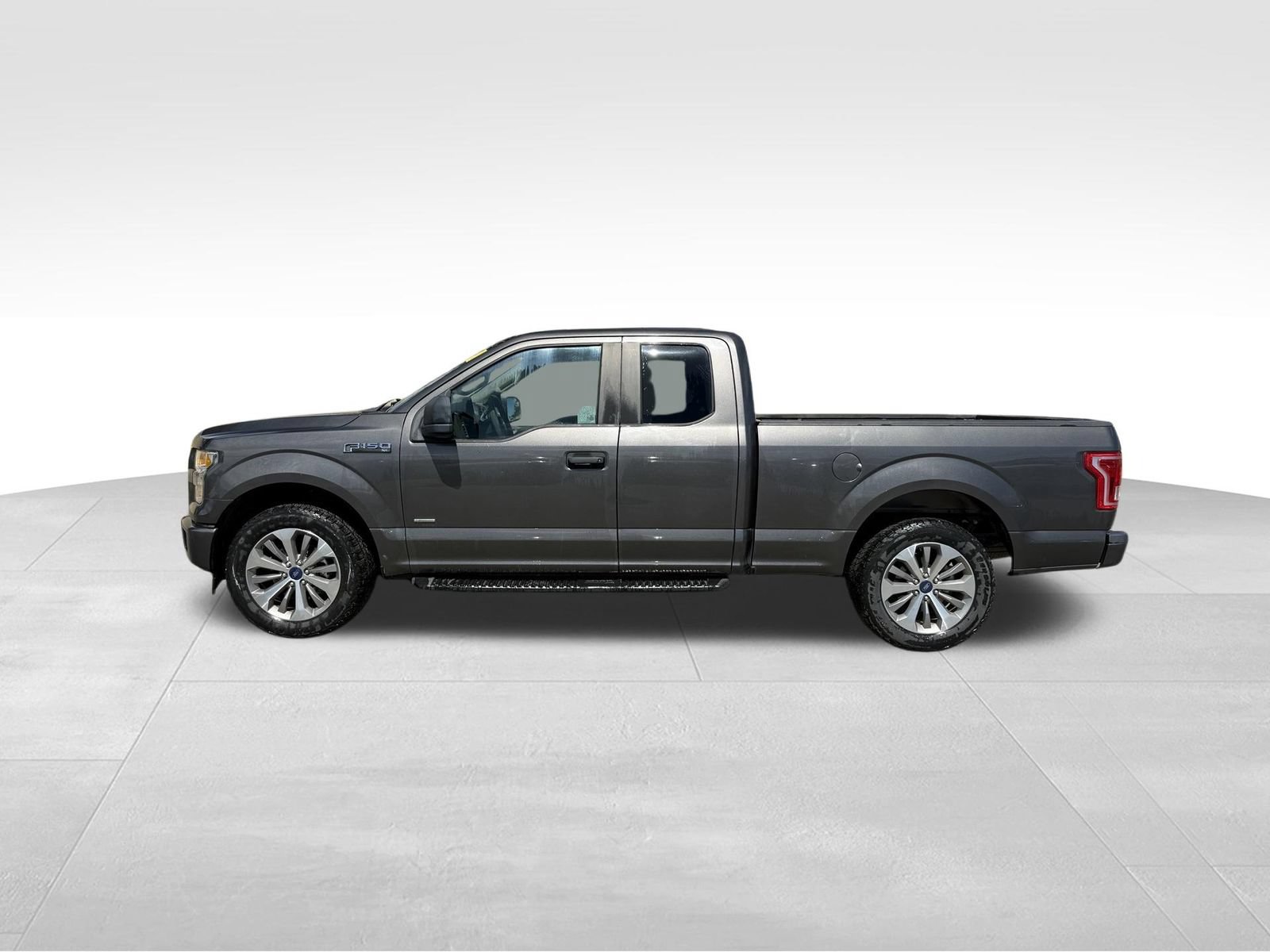 Used 2017 Ford F150 XL w/ Equipment Group 101A Mid RWD image 6
