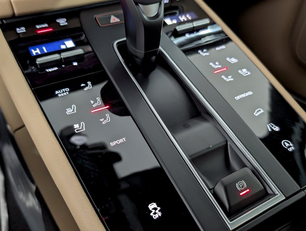 New 2026 Porsche Macan AWD/4WD image 34
