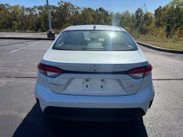 Used 2025 Toyota Corolla LE FWD image 4