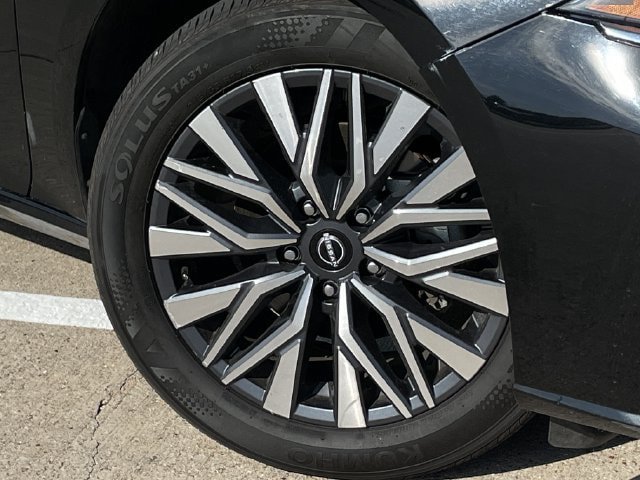 Used 2025 Nissan Altima 2.5 SV FWD image 8