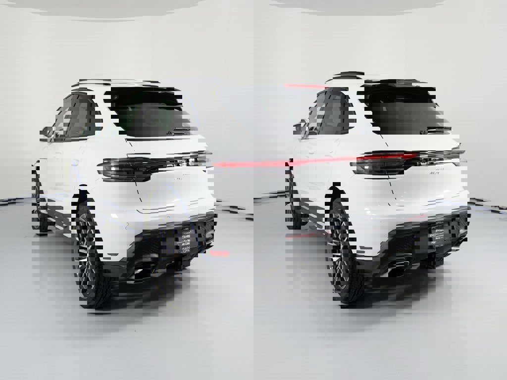 New 2026 Porsche Macan image 3