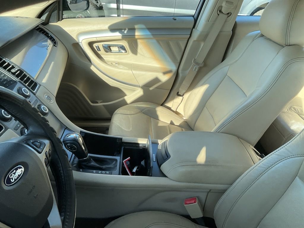 Used 2016 Ford Taurus SEL image 9