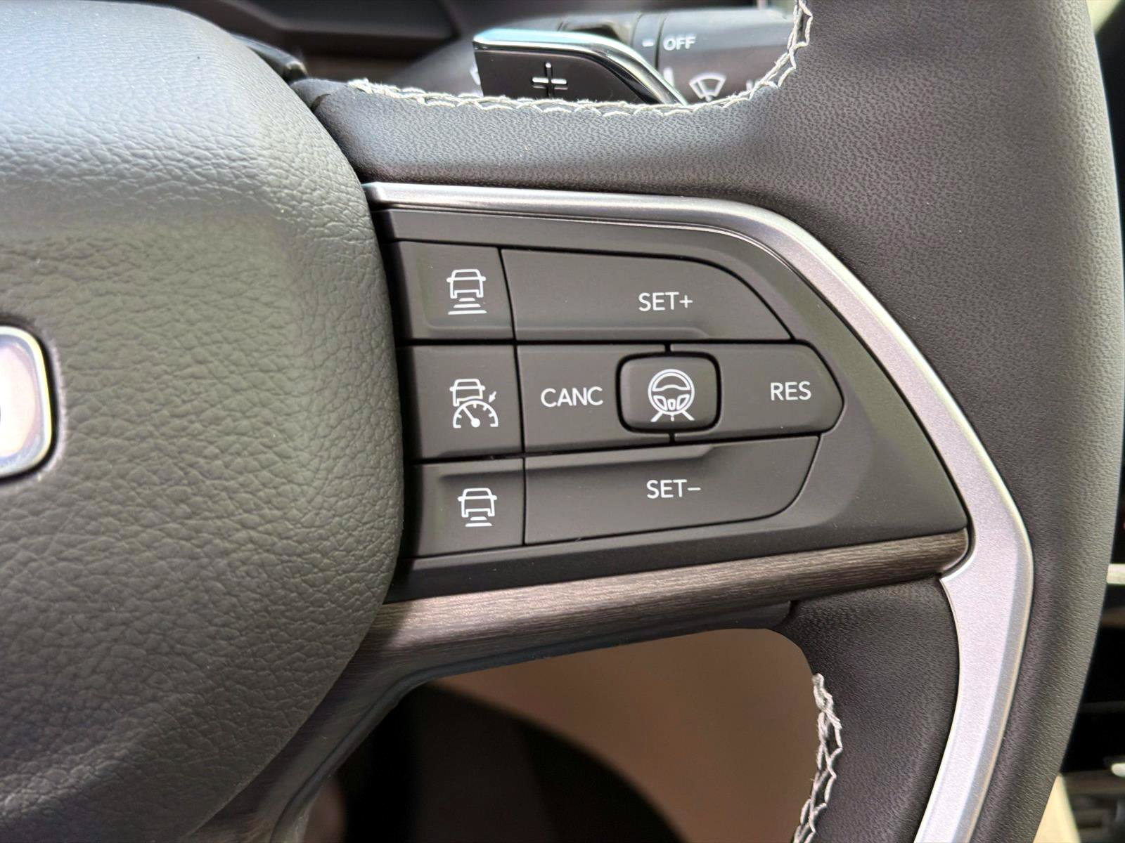 New 2026 Jeep Grand Cherokee Limited AWD/4WD image 16