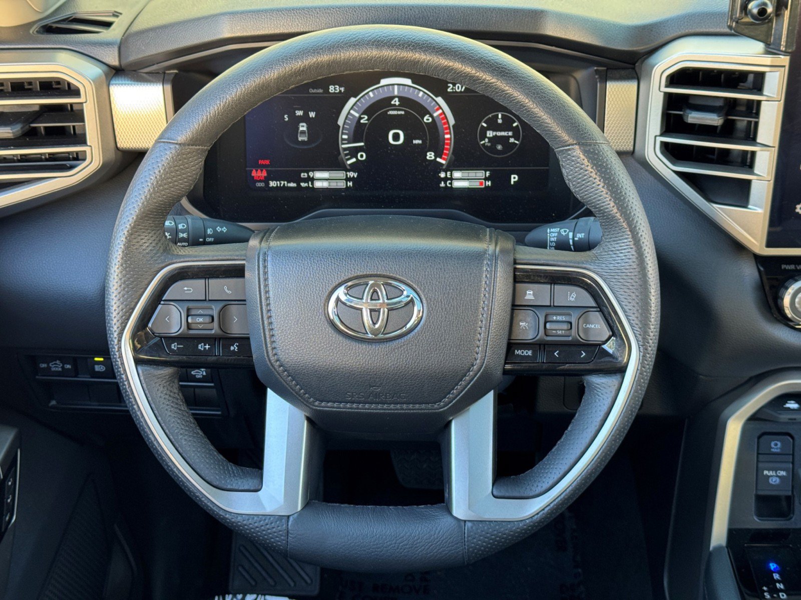 Used 2024 Toyota Tundra Limited AWD/4WD image 21