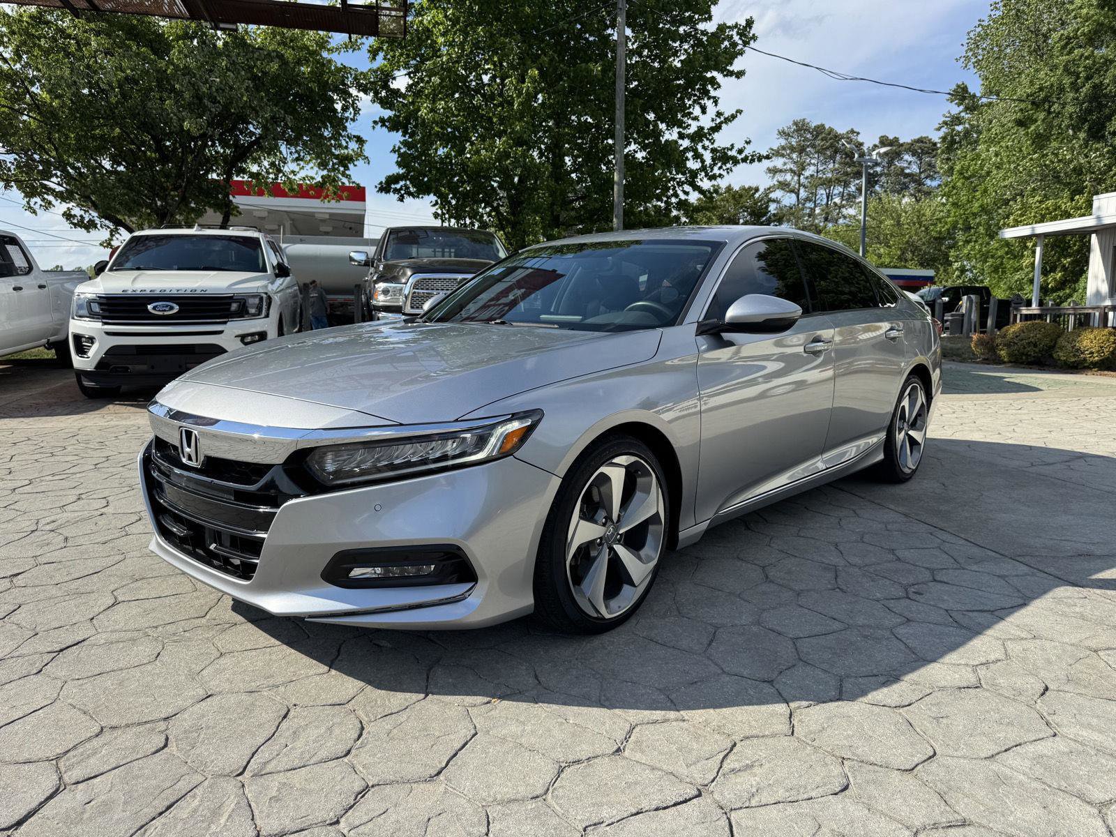 Used 2020 Honda Accord Touring image 9