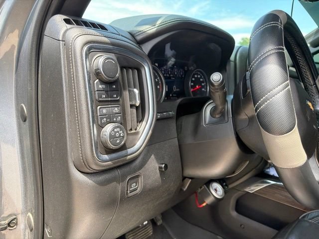 Used 2019 Chevrolet Silverado 1500 High Country w/ Technology Package AWD/4WD image 16
