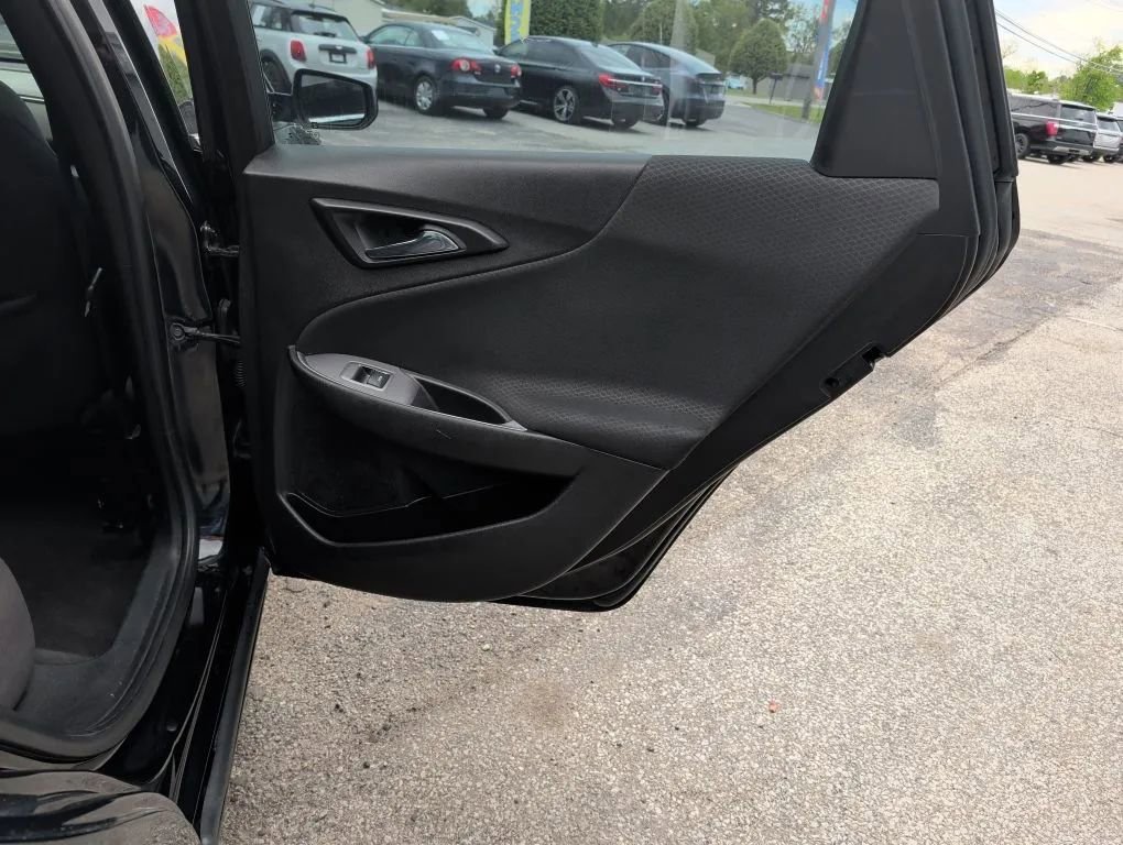 Used 2019 Chevrolet Malibu LS FWD image 18