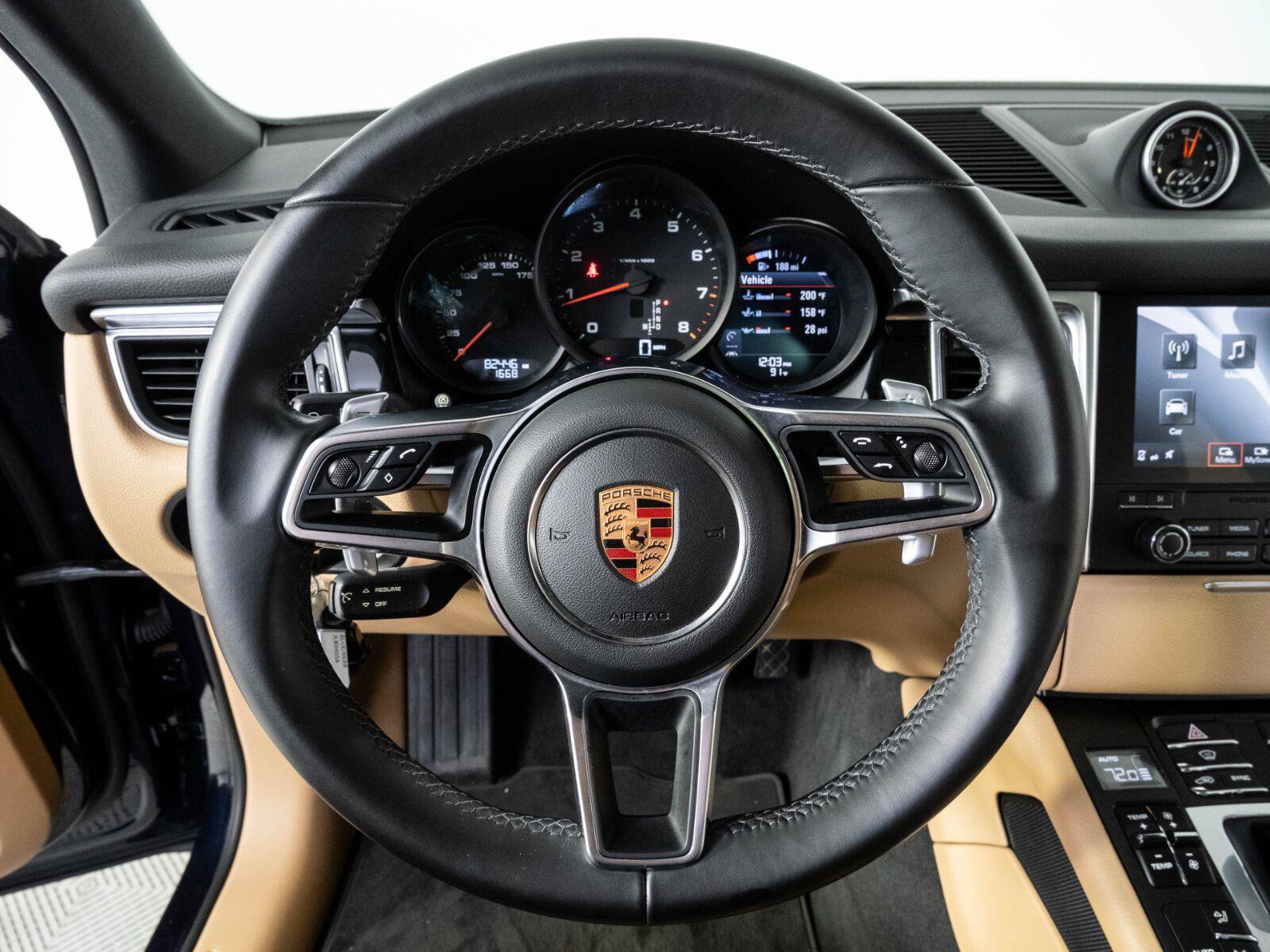 Used 2018 Porsche Macan AWD/4WD image 8
