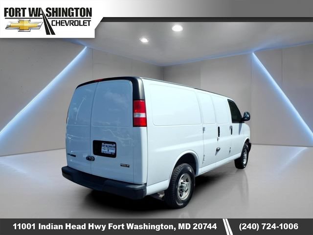 Used 2023 Chevrolet Express 3500 w/ Driver Convenience Package RWD image 6