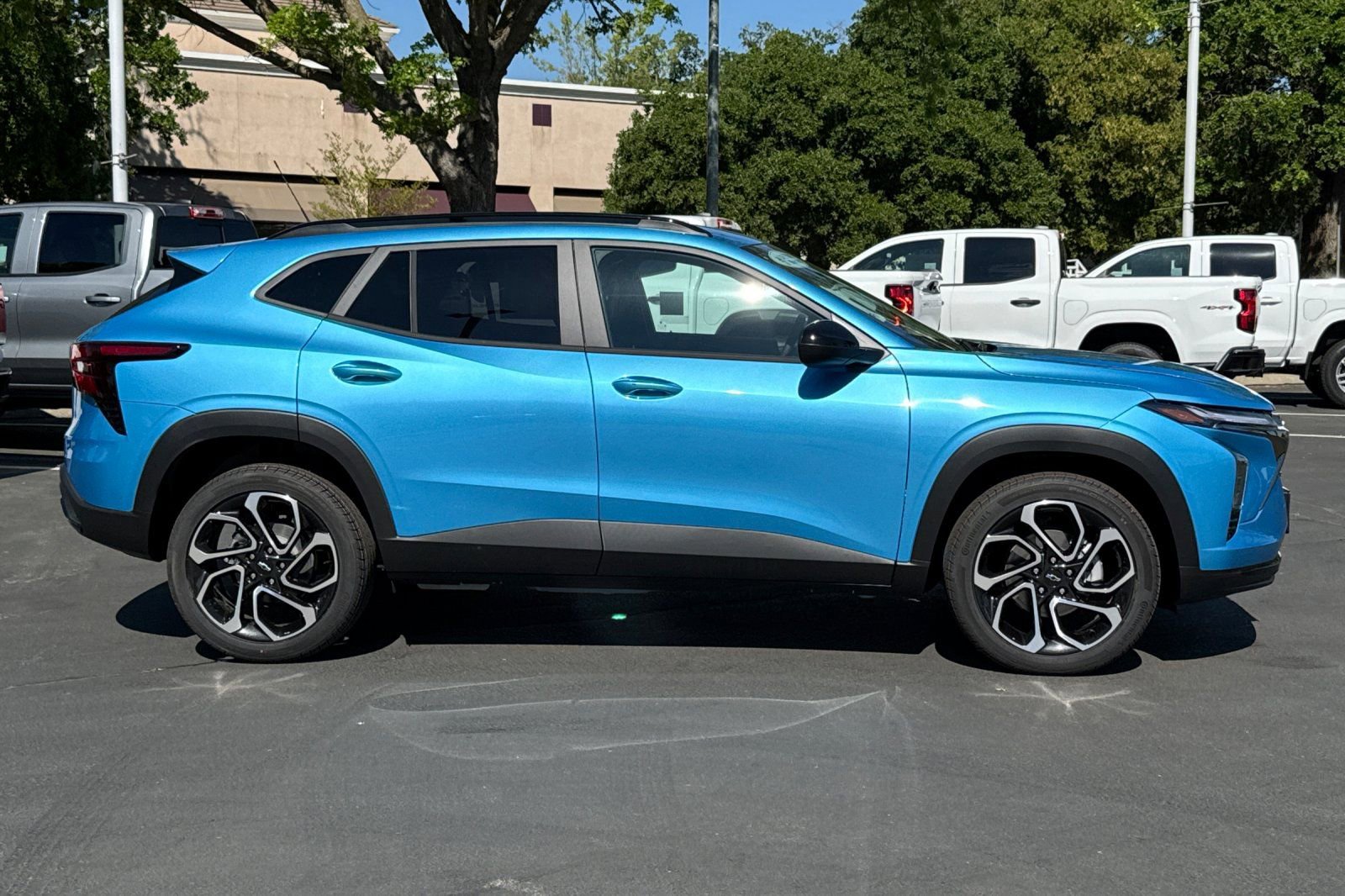 New 2026 Chevrolet Trax RS w/ Driver Confidence Package FWD image 2