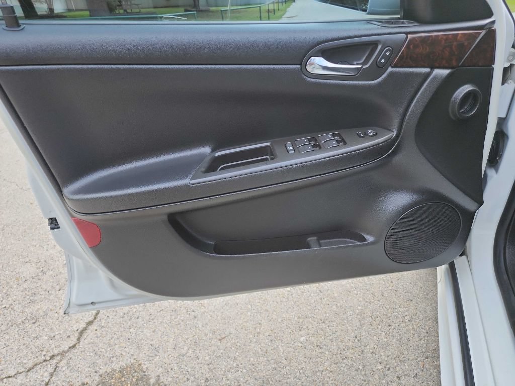 Used 2014 Chevrolet Impala Limited LS FWD image 9